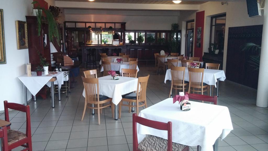 Hotel Rozvoj 클라토비 외부 사진