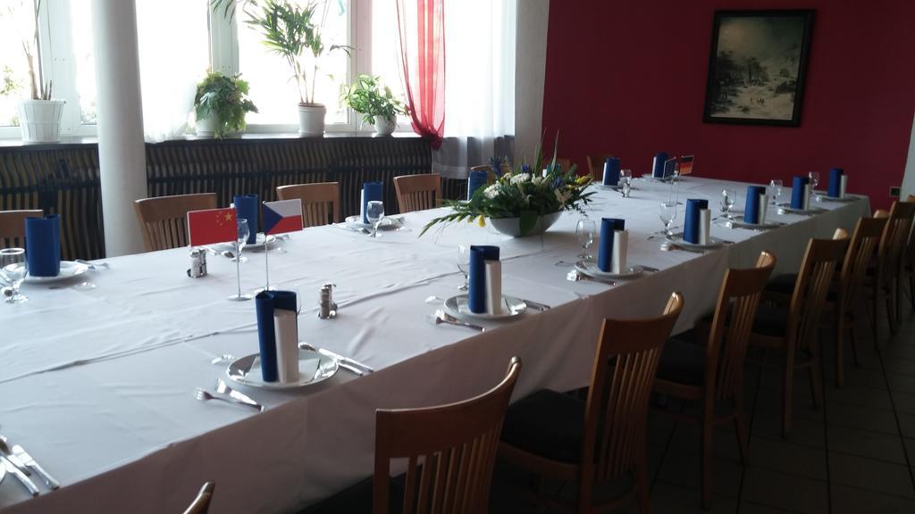 Hotel Rozvoj 클라토비 외부 사진