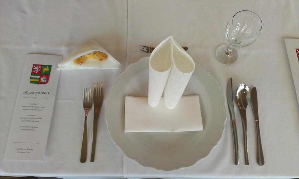 Hotel Rozvoj 클라토비 외부 사진