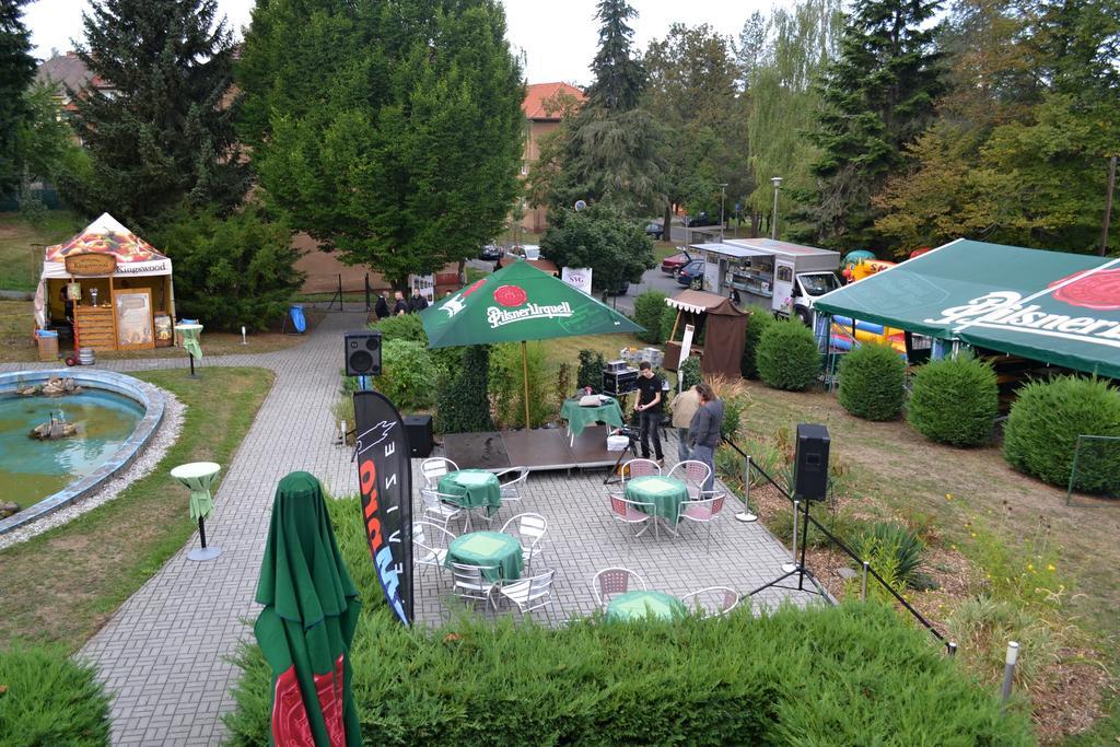 Hotel Rozvoj 클라토비 외부 사진