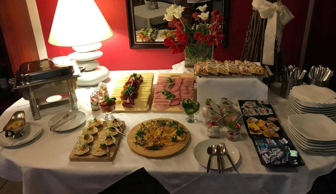 Hotel Rozvoj 클라토비 외부 사진